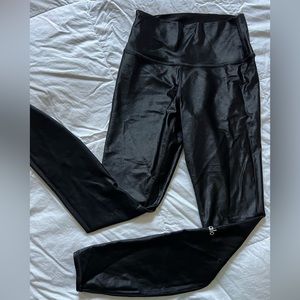 Alo shiny black leggings